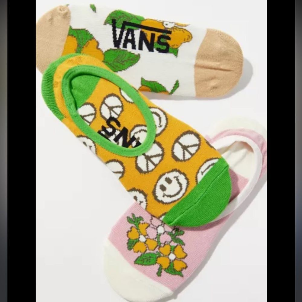 VANS WOMEN’S VARIETY PACK OF NO SHOW FLOWER TIDE CANOODLE SOCKS THREE PACK NWT